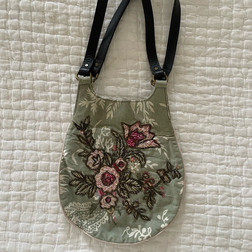 Massimo Dutti embroidered little bag